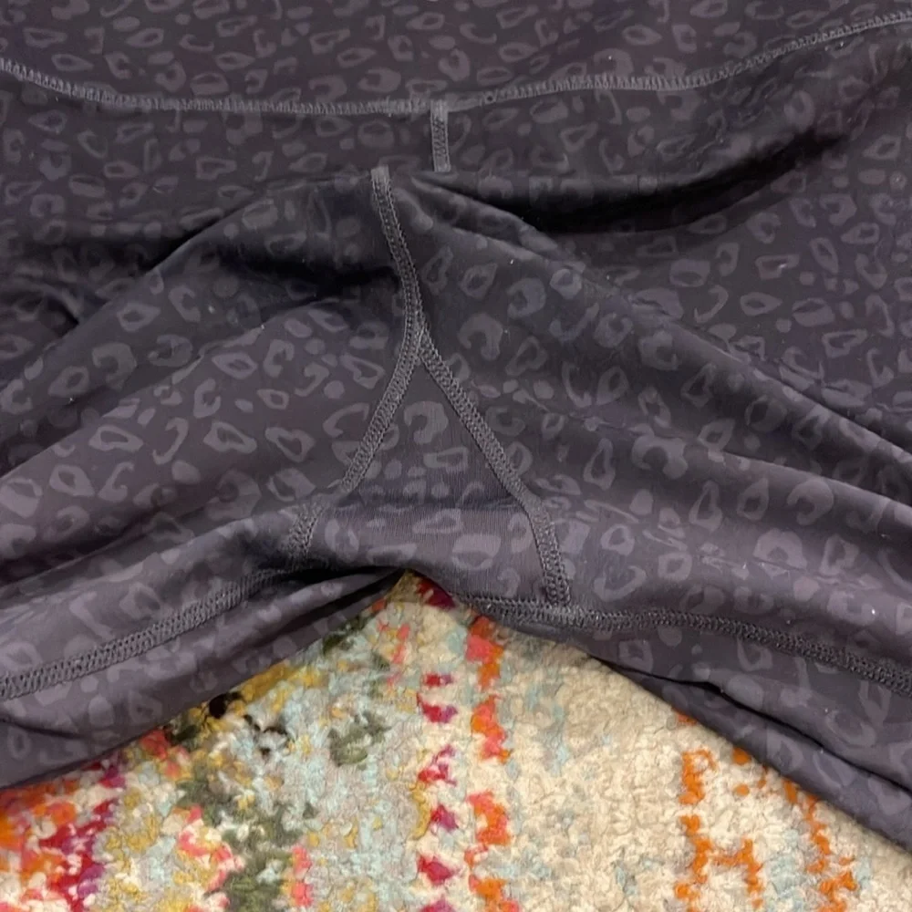 Zyia Active Gray Ombré Leopard Leggings